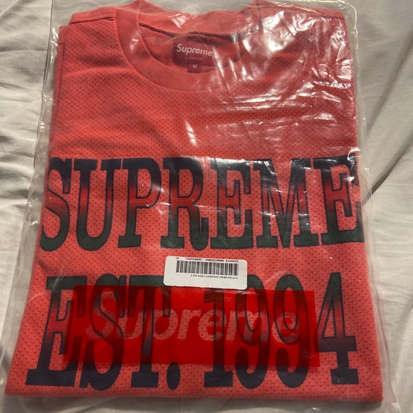 Supreme Cotton Mesh Gradient Logo - Picture 2 of 3